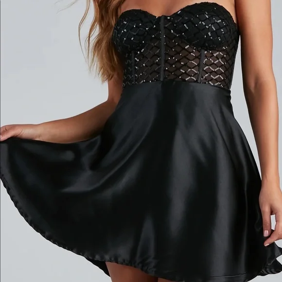 Windsor Black sleeveless dress - Picture 2 of 5